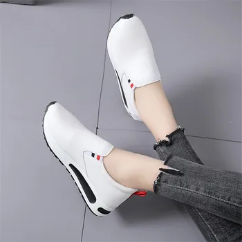 Minkštos Odos platformos sportbačiai moterims 2019 m. Pavasario Rudens batai moterims Mados Slip-On Kvėpuojantis balti sportbačiai Atsitiktinis butas batai